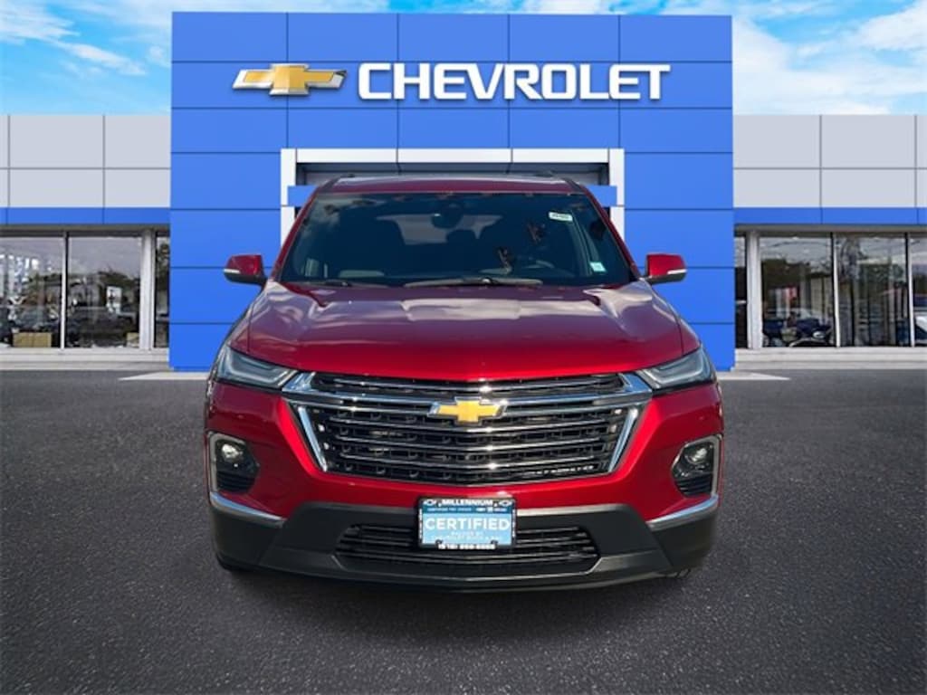 Used 2023 Chevrolet Traverse LT Cloth SUV