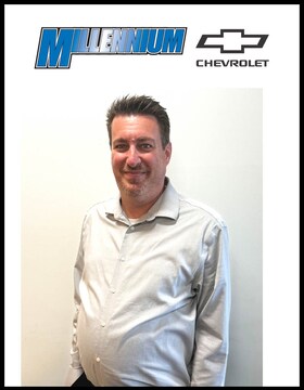 Staff member James Castro from ID_5dabe602b962