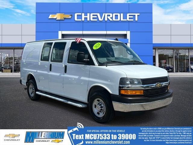 2024 Chevrolet Express 2500 Work Van HD's photo