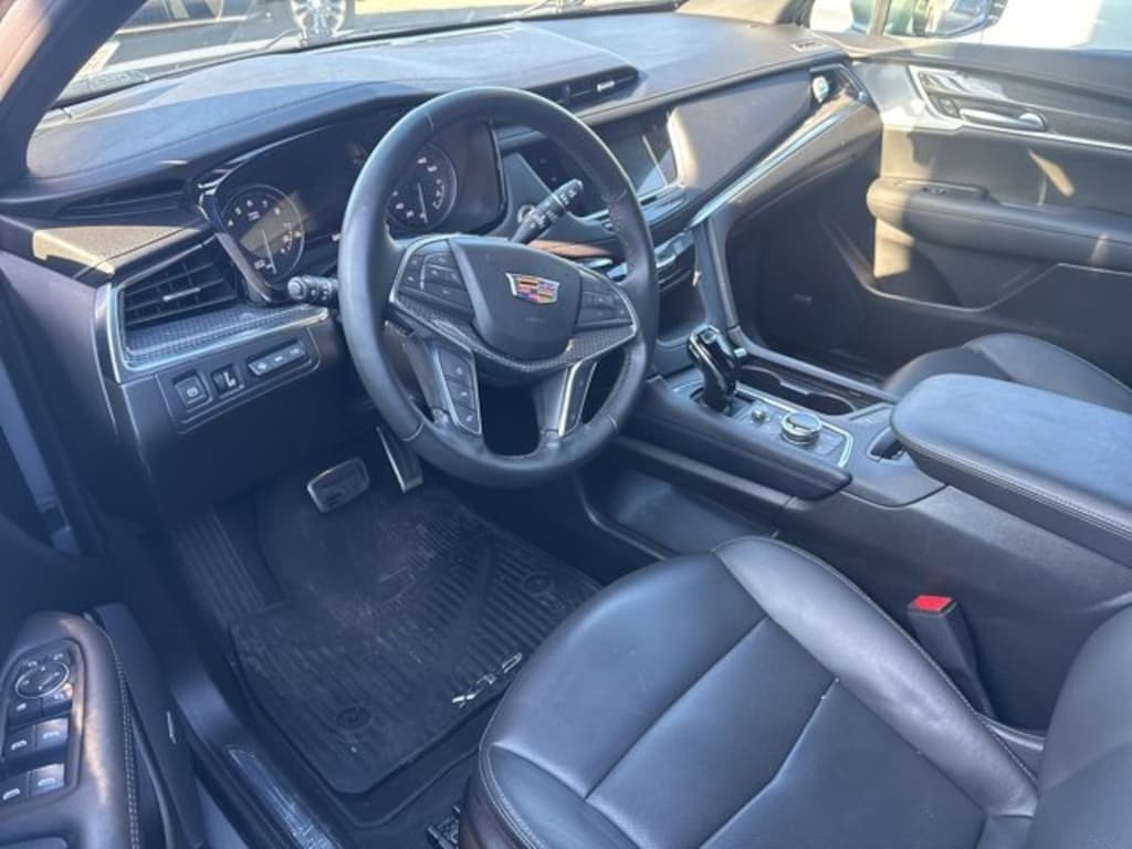 Used 2025 CADILLAC XT5 Sport SUV