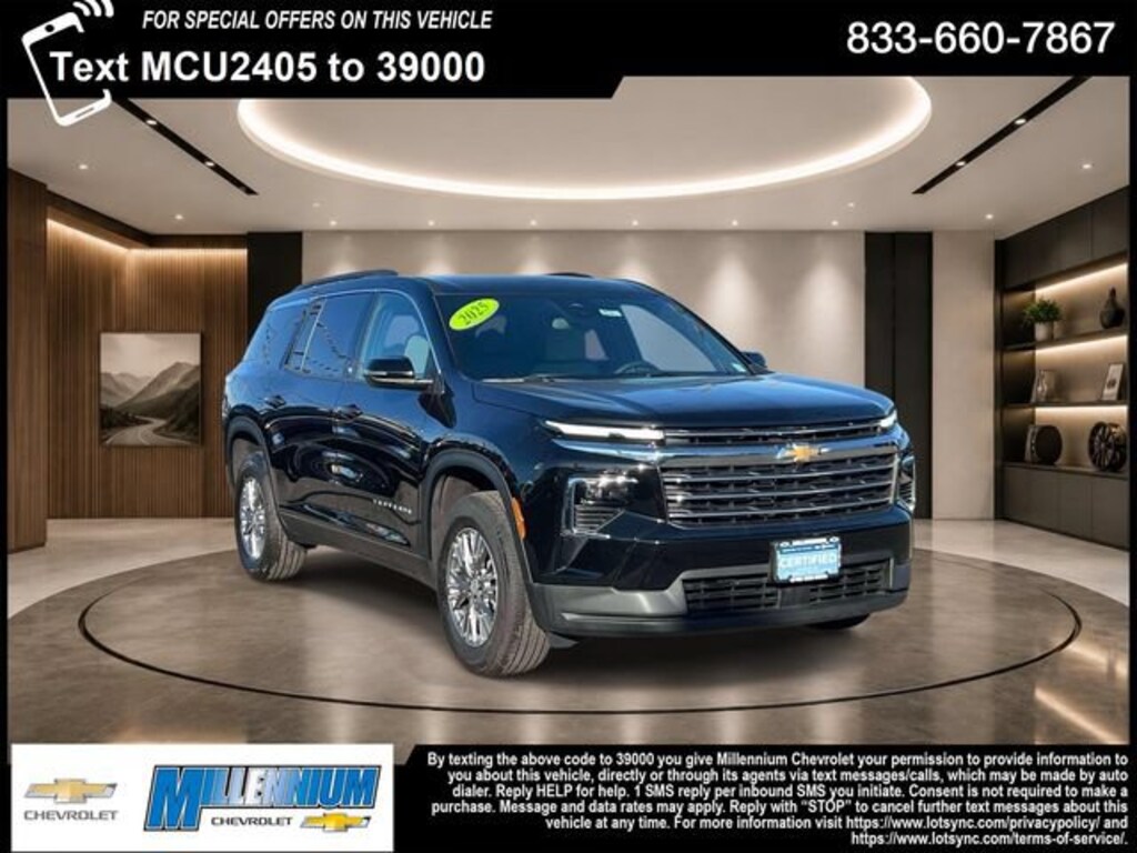Used 2025 Chevrolet Traverse LT SUV