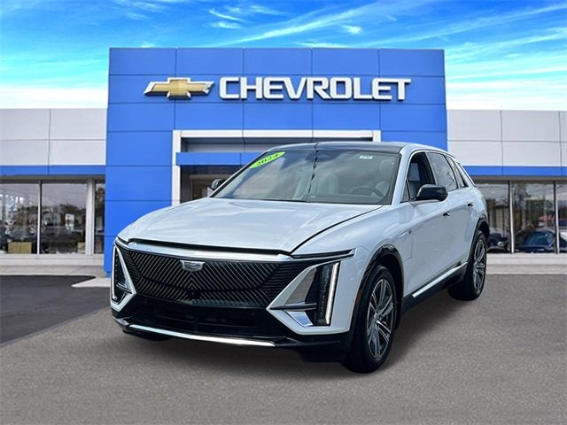 Used 2024 Cadillac LYRIQ Luxury 1 with VIN 1GYKPPRL8RZ105852 for sale in Hempstead, NY