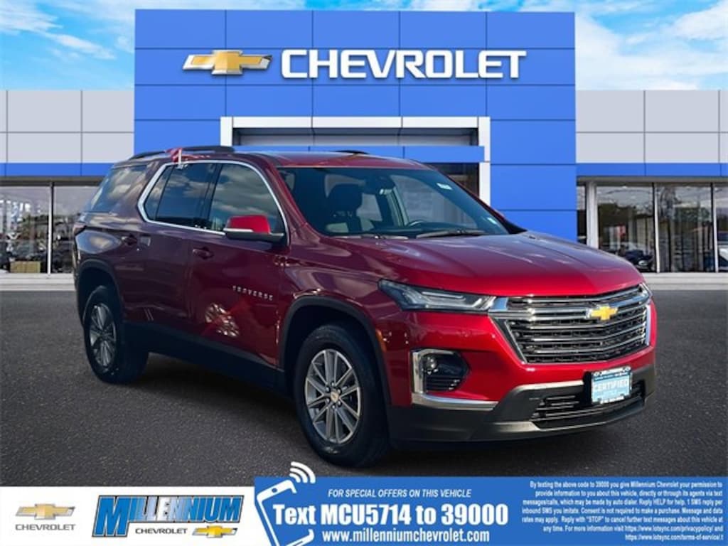 Used 2023 Chevrolet Traverse LT Cloth SUV