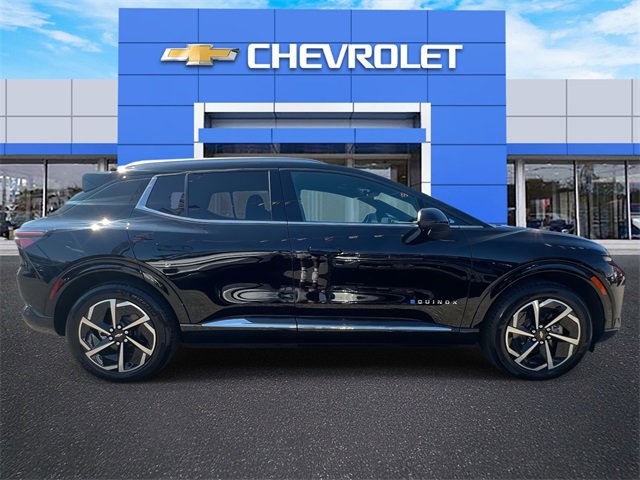 2025 Chevrolet Equinox EV 1LT photo 2