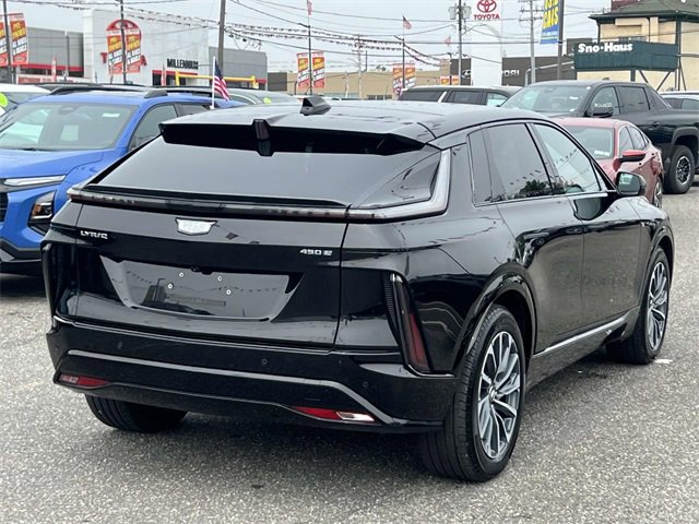 2024 Cadillac Lyriq Sport photo 3