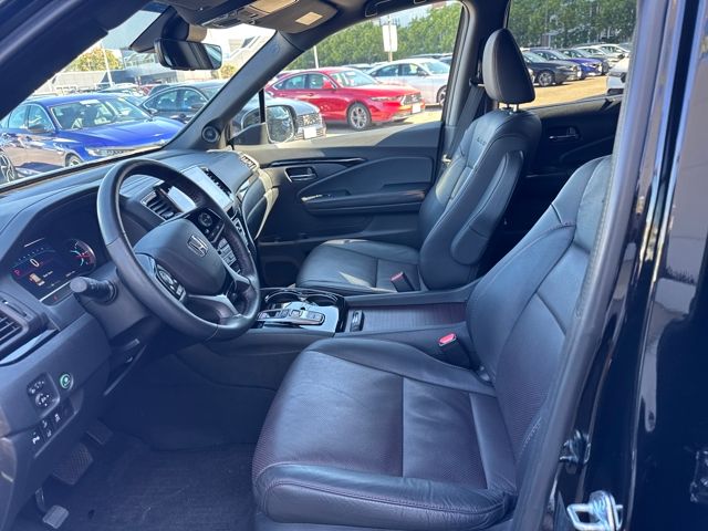2022 Honda Pilot Black Edition photo 3