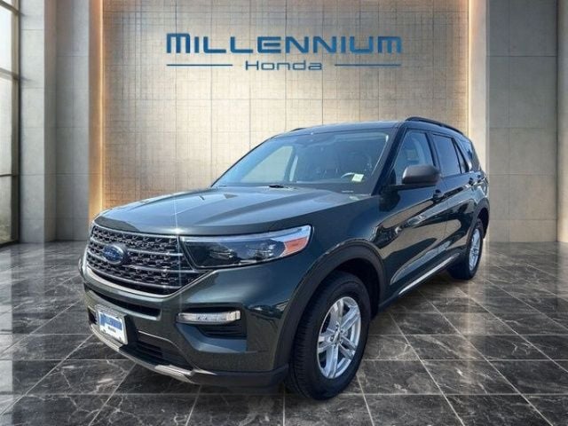2023 Ford Explorer XLT 4WD's photo