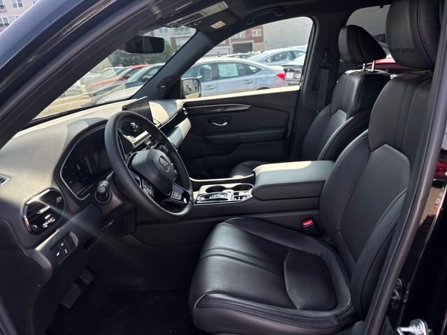 2025 Honda Pilot Black Edition photo 2