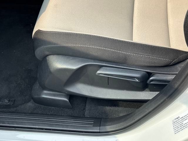 2025 Honda CR-V LX photo 4