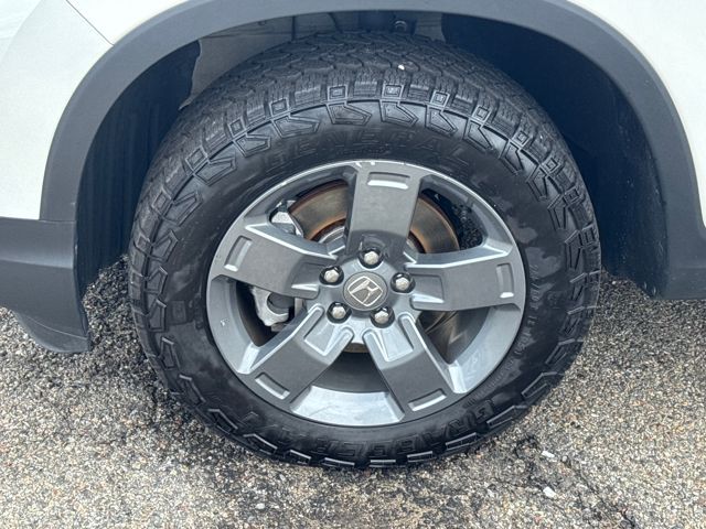 2024 Honda Ridgeline TrailSport photo 2