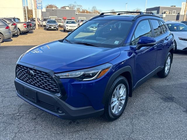2024 Toyota Corolla Cross LE's photo