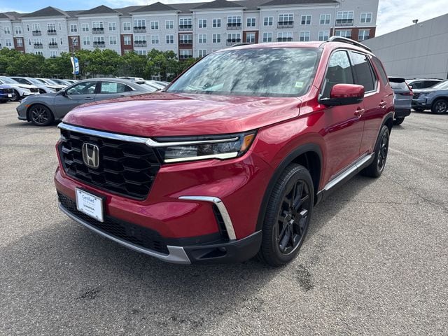 2025 Honda Pilot Touring AWD's photo