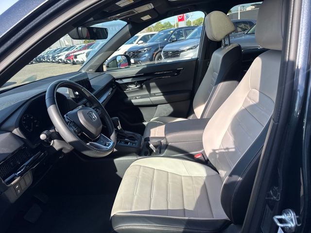 2023 Honda CR-V Hybrid Sport Touring photo 3