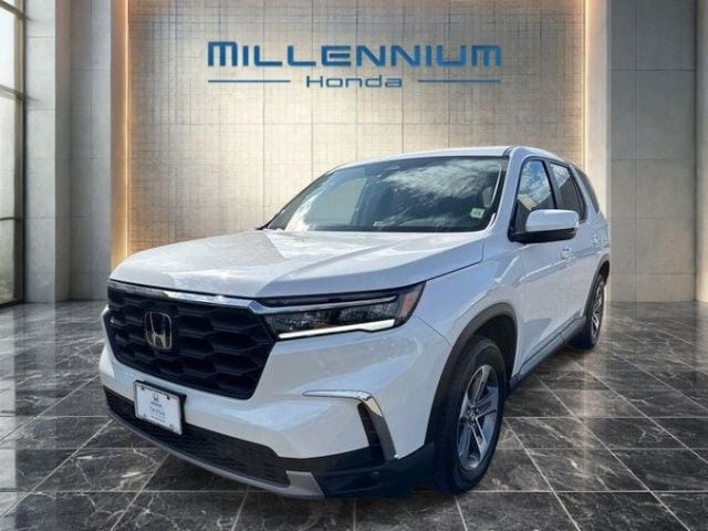 2025 Honda Pilot SUV 