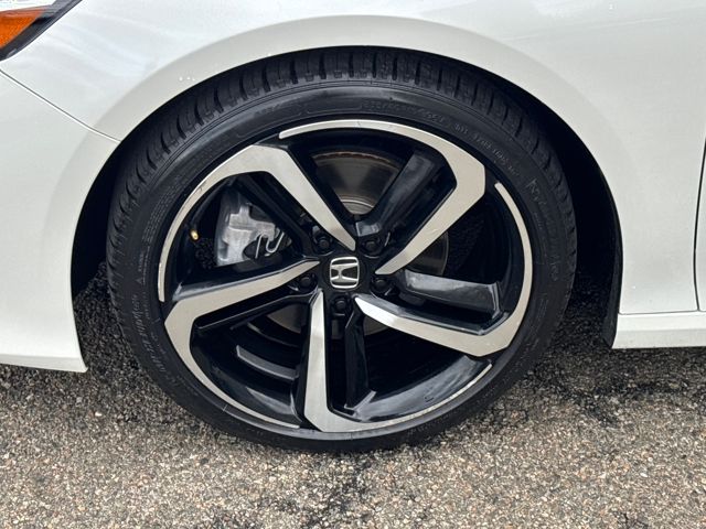 2022 Honda Accord Hybrid Sport photo 2