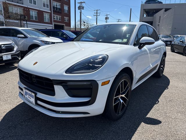 2023 Porsche Macan Base