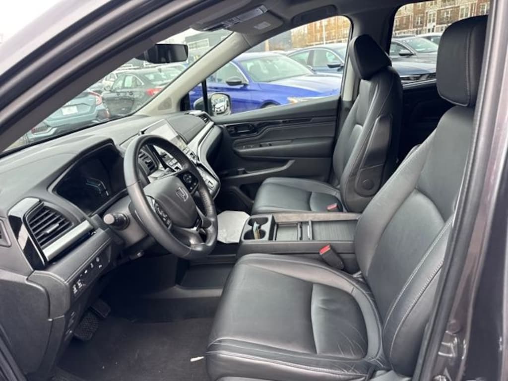 Used 2023 Honda Odyssey Touring Van
