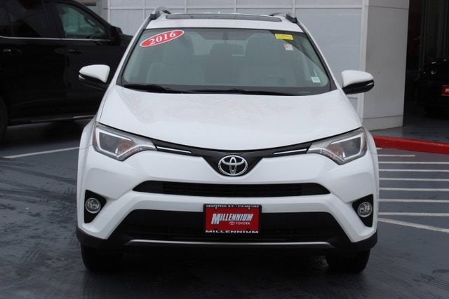 Used 2016 Toyota RAV4 XLE with VIN JTMRFREV8GJ094213 for sale in Hicksville, NY