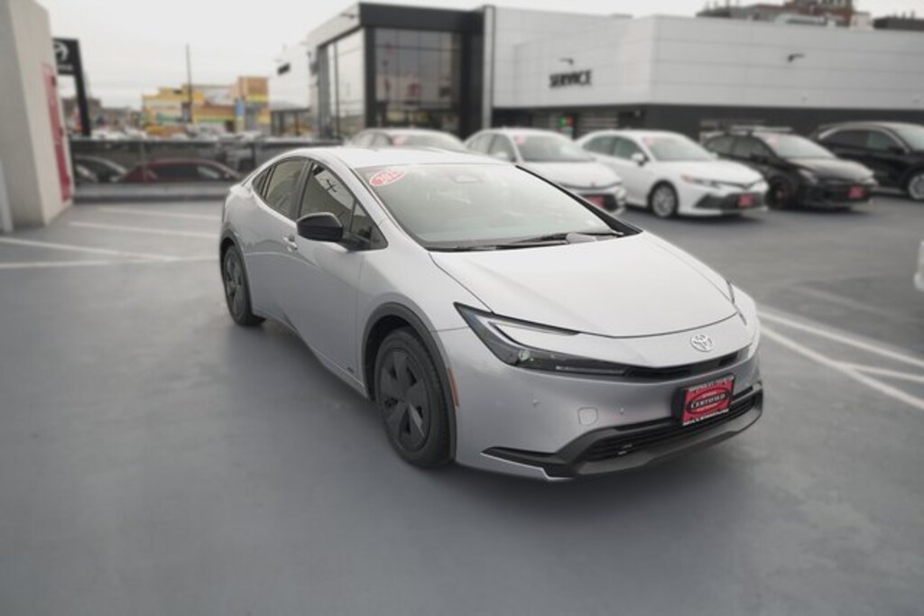 Used 2025 Toyota Prius LE Hatchback