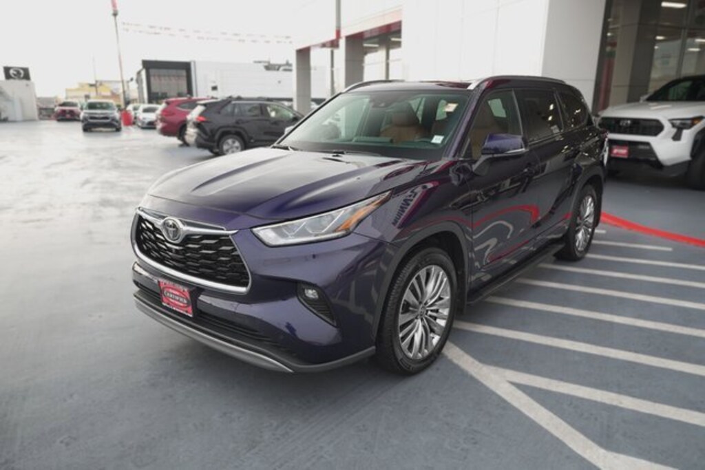 Used 2023 Toyota Highlander Platinum SUV