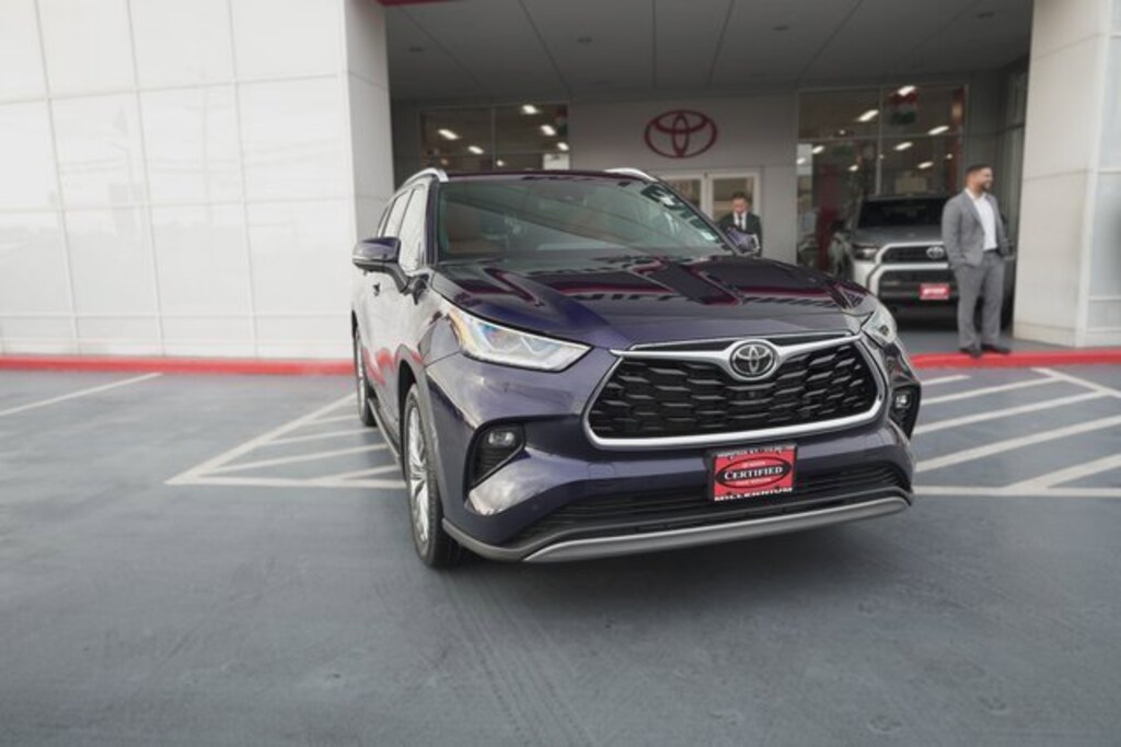 Used 2023 Toyota Highlander Platinum SUV