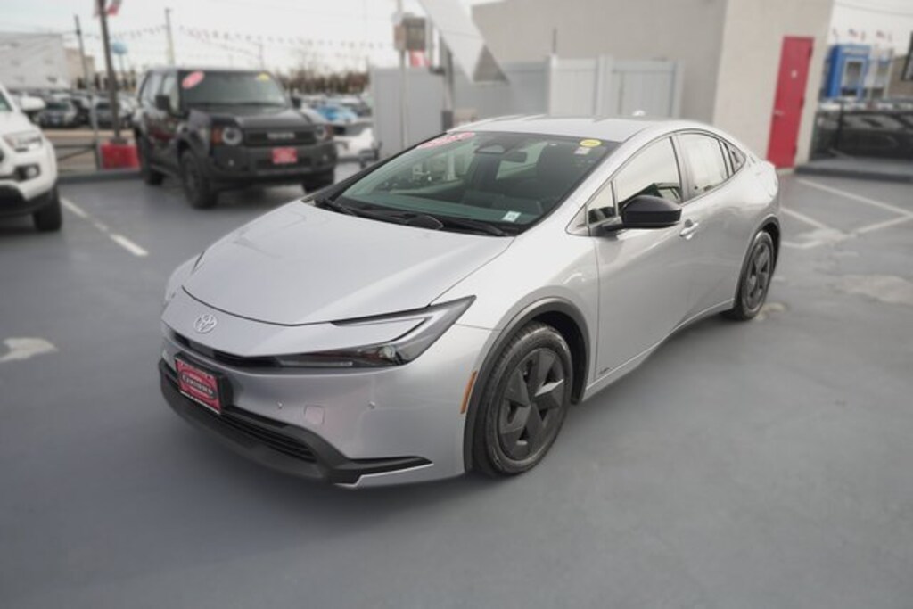 Used 2025 Toyota Prius LE Hatchback
