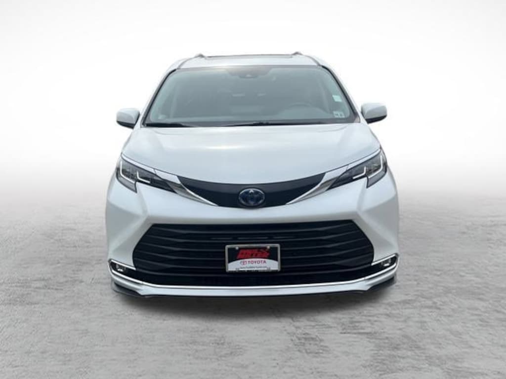 Certified 2023 Toyota Sienna XLE 7 Passenger Van Passenger Van