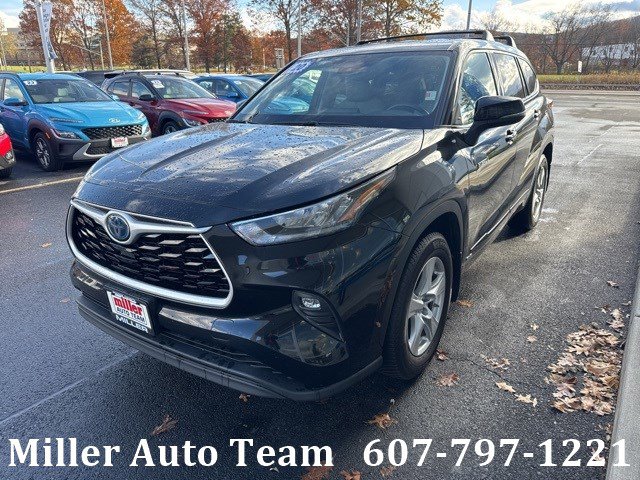 2020 Toyota Highlander LE's photo