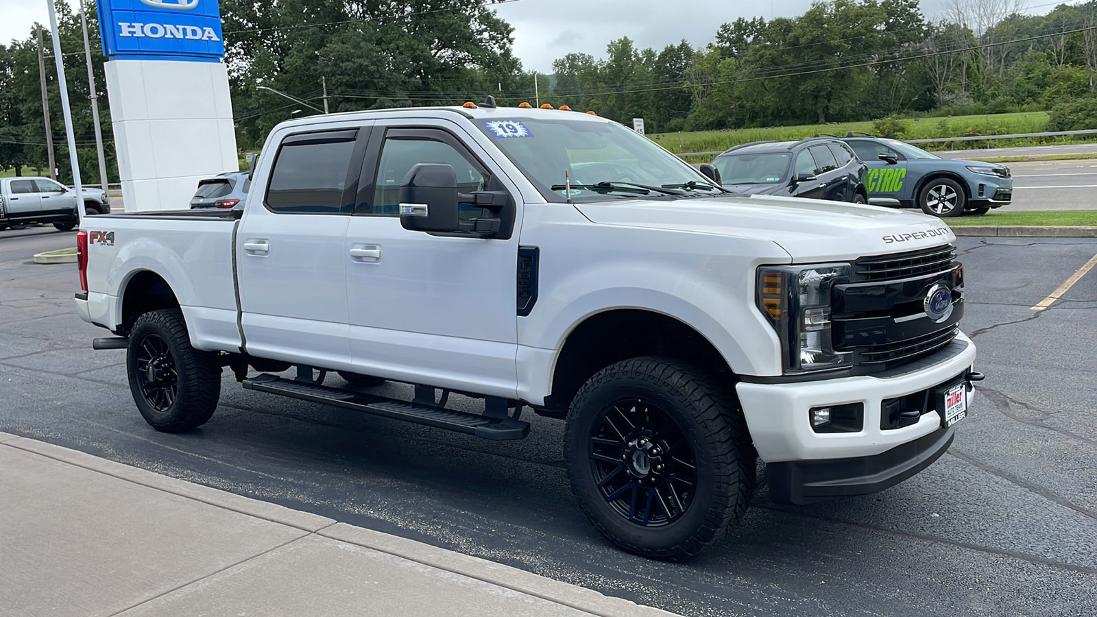 Used 2019 Ford F-350 Super Duty Lariat with VIN 1FT8W3B65KEE17317 for sale in Vestal, NY