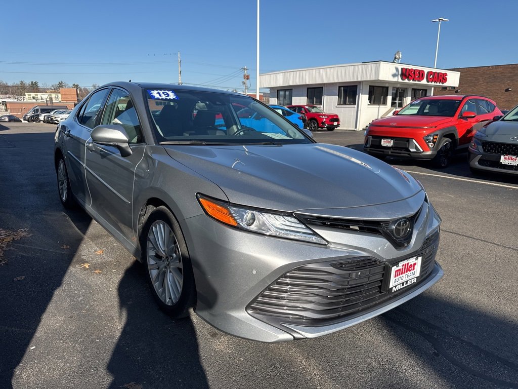 2019 Toyota Camry L photo 3