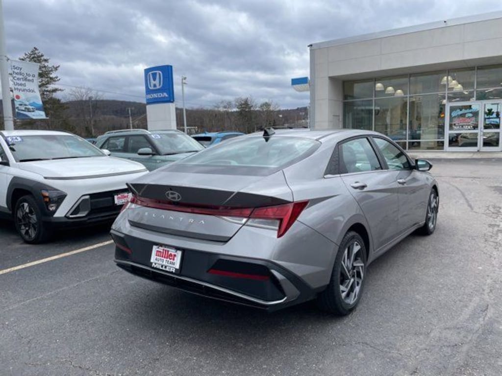 Used 2024 Hyundai Elantra SEL Sedan