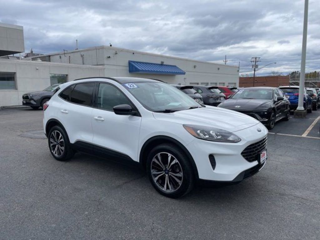 Used 2022 Ford Escape SE Hybrid SUV