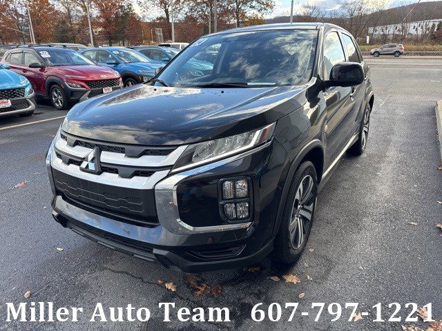 2024 Mitsubishi Outlander Sport ES's photo