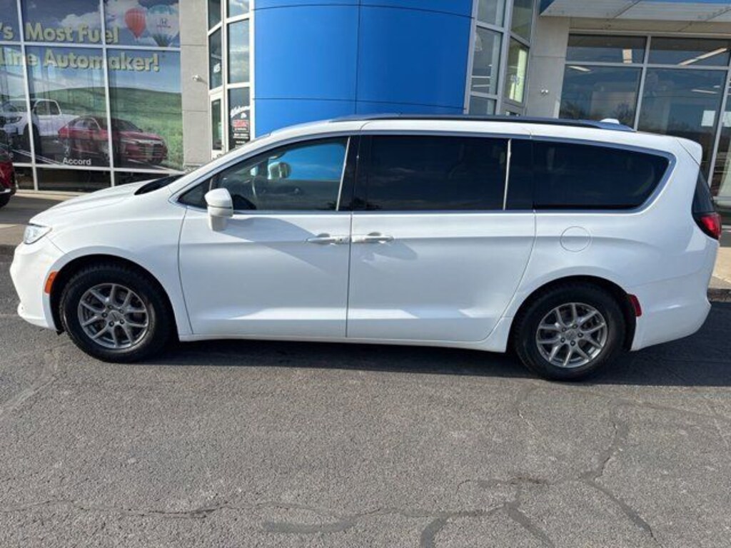 Used 2021 Chrysler Pacifica Touring L Van Passenger Van
