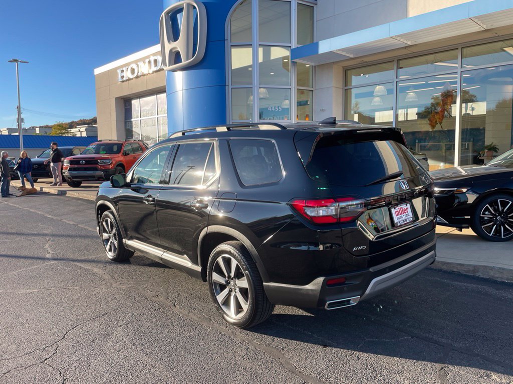 Used 2024 Honda Pilot Touring SUV
