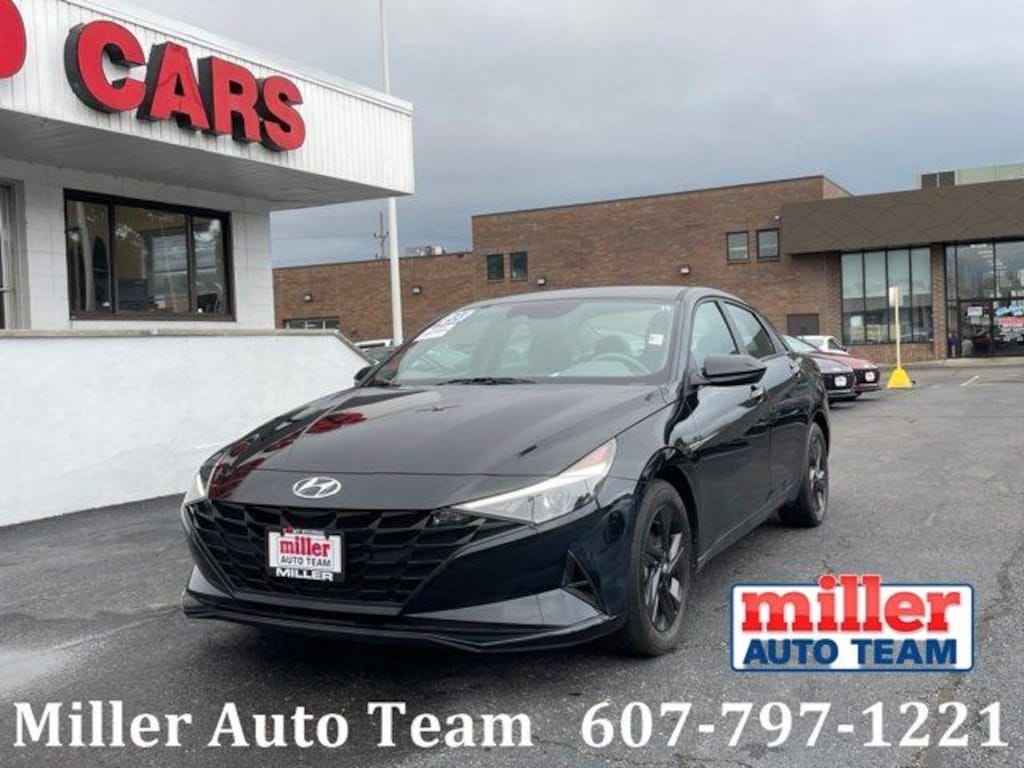 Used 2023 Hyundai Elantra SEL Sedan