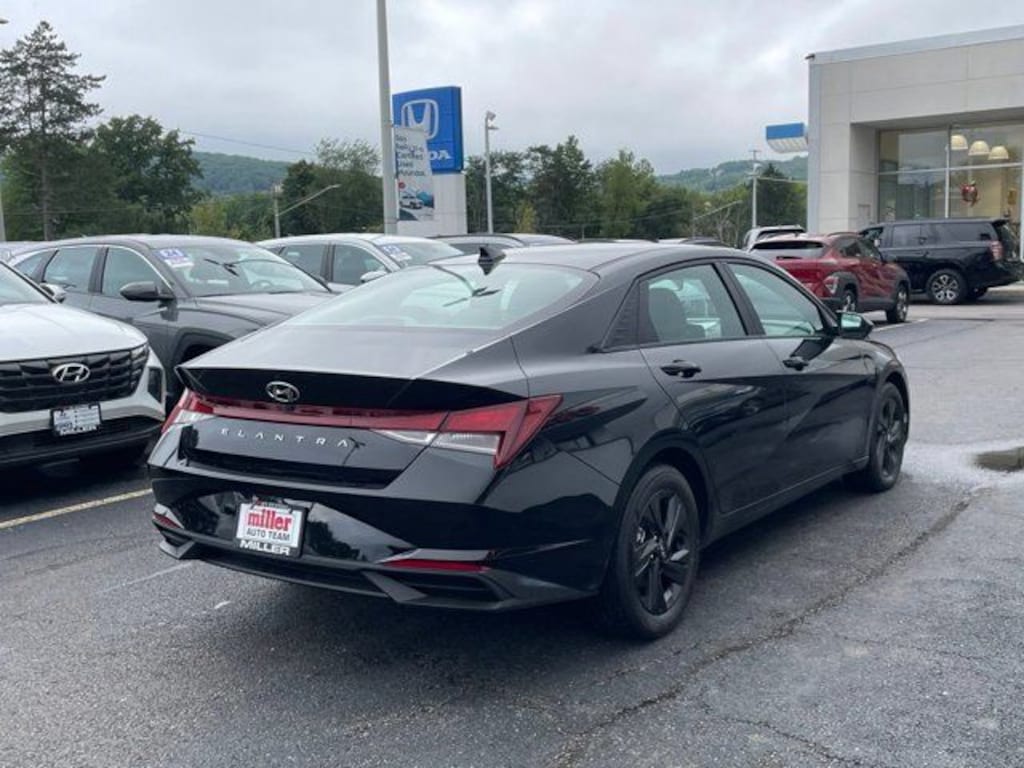 Used 2023 Hyundai Elantra SEL Sedan