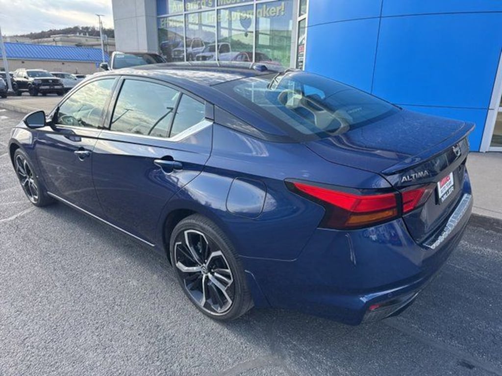 Used 2023 Nissan Altima 2.5 SR Sedan