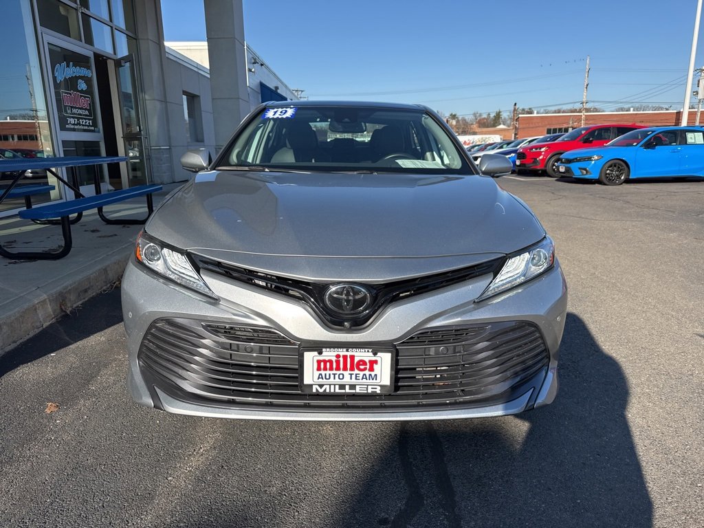 2019 Toyota Camry L photo 2