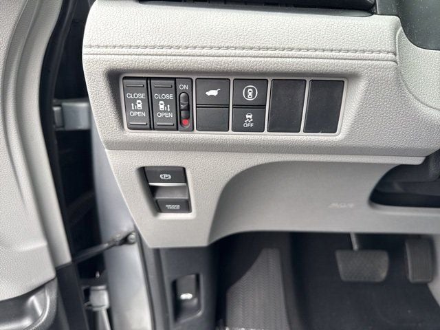 2024 Honda Odyssey EX-L - Photo 17