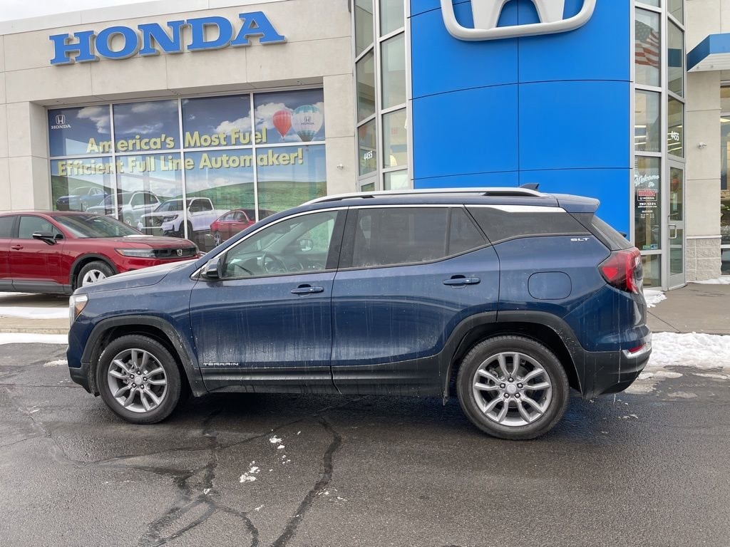 Used 2022 GMC Terrain SLT SUV
