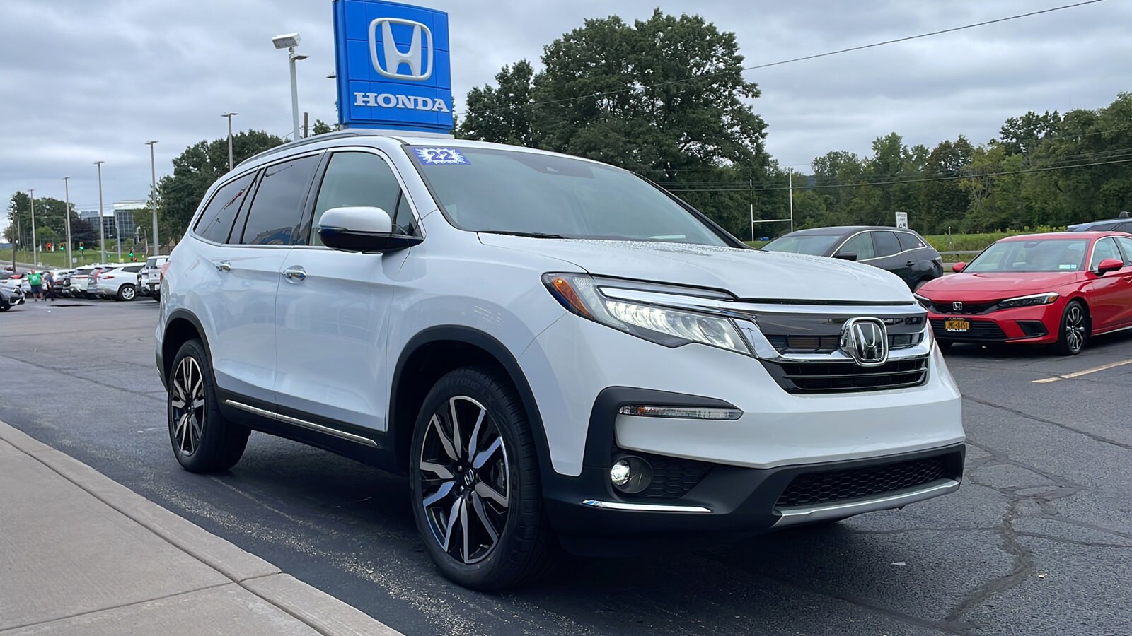 Used 2022 Honda Pilot Touring with VIN 5FNYF6H69NB001136 for sale in Vestal, NY