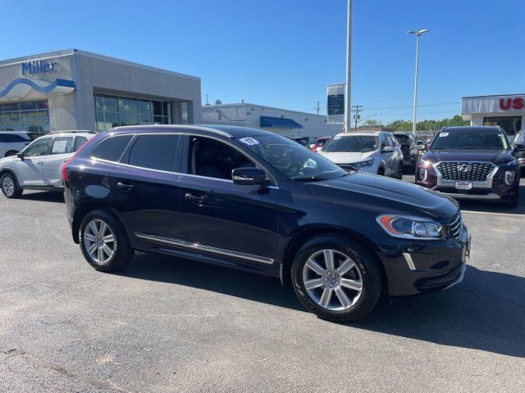 Used 2017 Volvo XC60 T5 AWD Inscription SUV