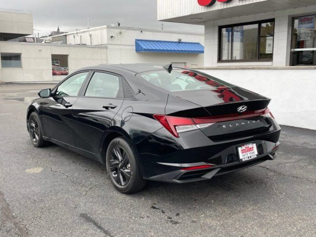 Used 2023 Hyundai Elantra SEL Sedan