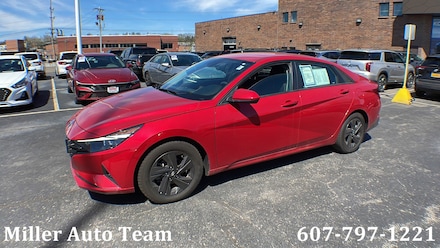 2022 Hyundai Elantra SEL Sedan