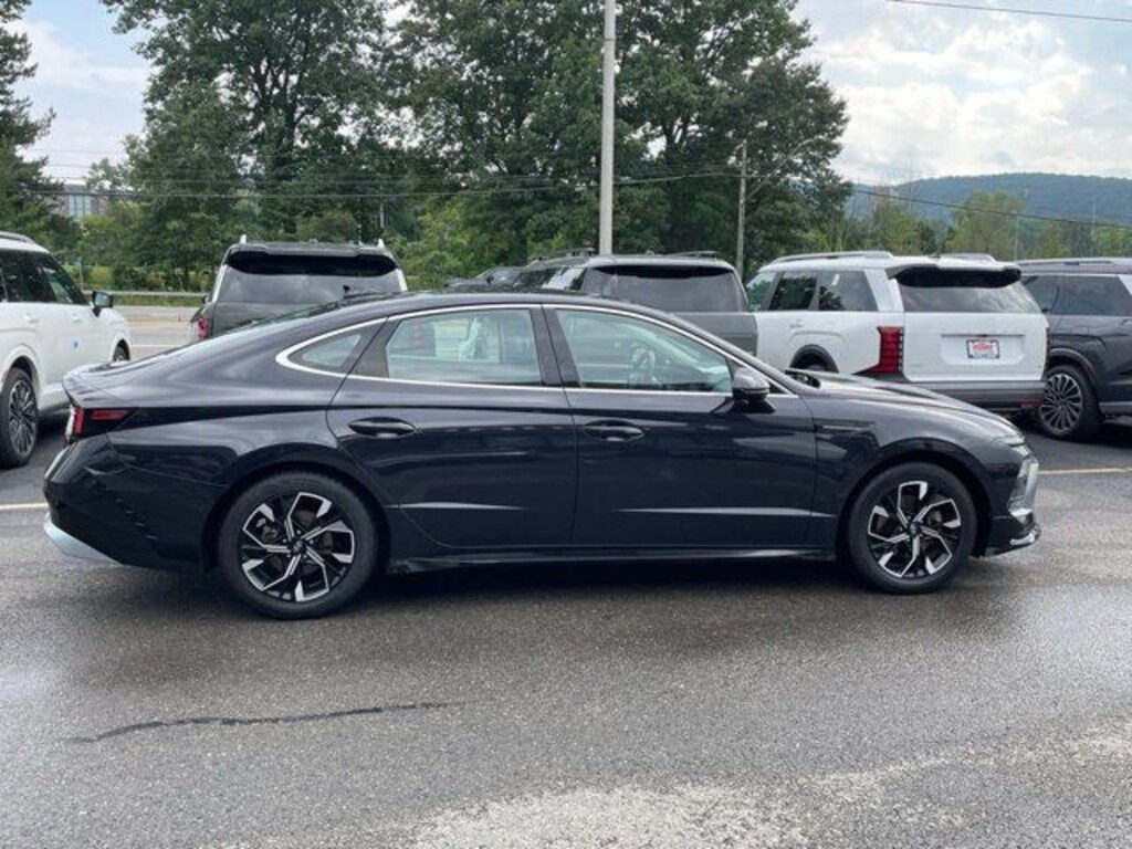 Used 2024 Hyundai Sonata SEL Sedan