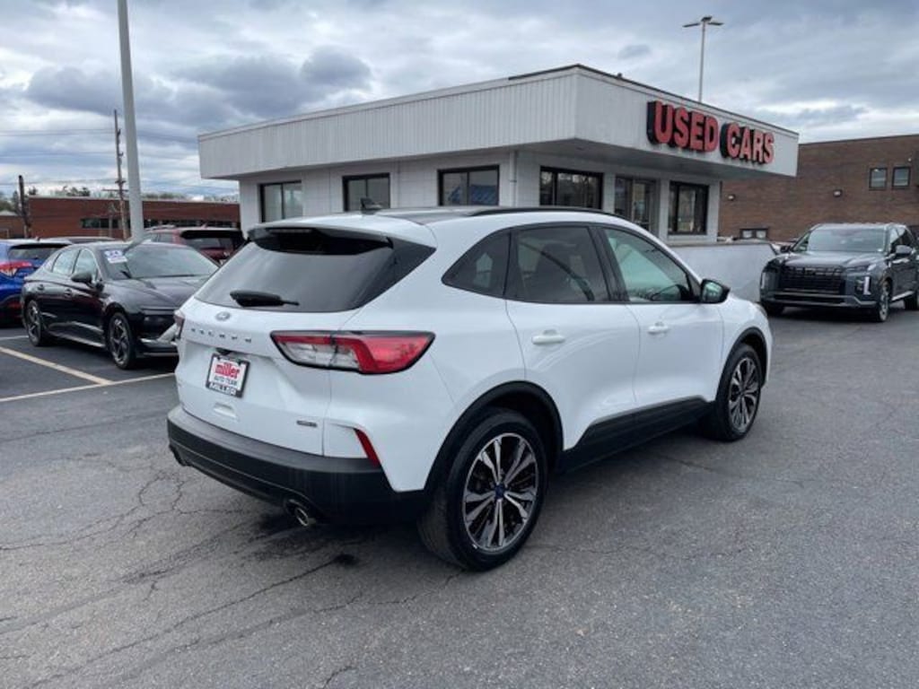 Used 2022 Ford Escape SE Hybrid SUV