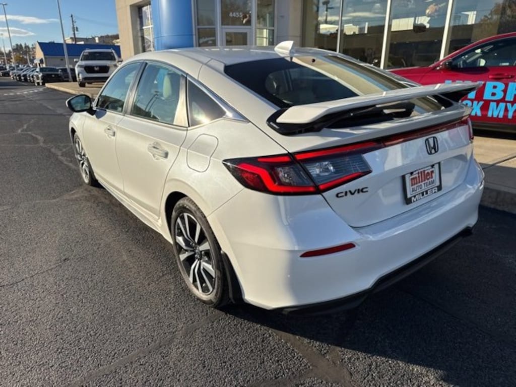 Used 2022 Honda Civic EX-L Hatchback