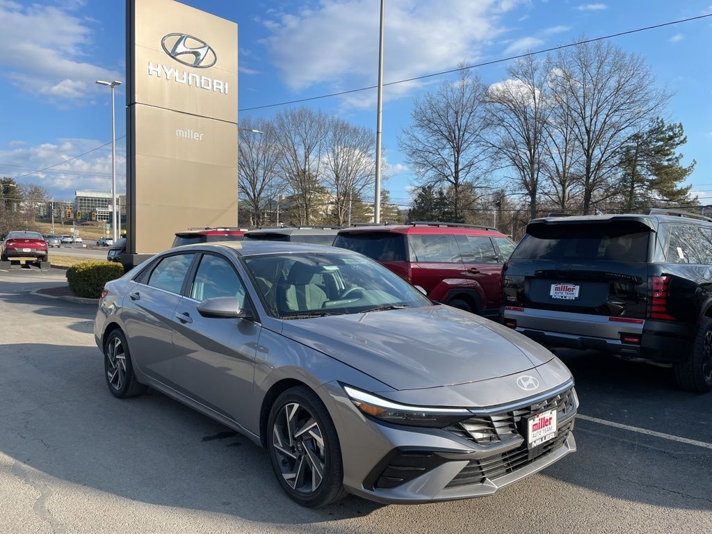 Certified 2025 Hyundai Elantra SEL Convenience Sedan