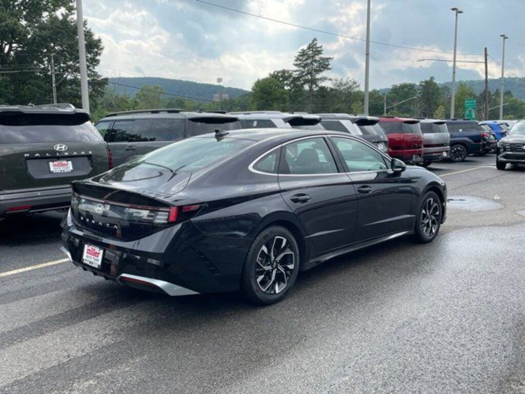 Used 2024 Hyundai Sonata SEL Sedan